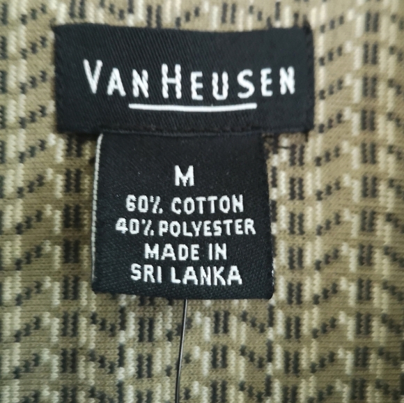 **Brand new**Men's light brown VanHeusen shirt - Picture 3 of 4